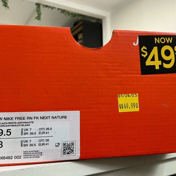 Nike Free RN FK Next Nature, Black/White W. Size 9.5/ M. Size 8 - Picture 8 of 8